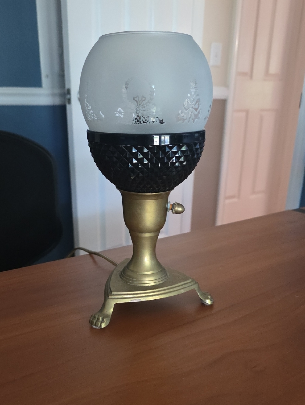 Antique-Style Brass Table Lamp with White Frosted Globe